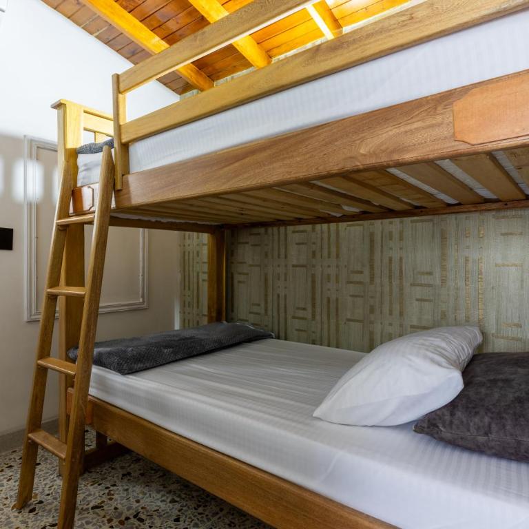 CASA GAMA Your spring in Medellín - Four-Bedroom House - 37