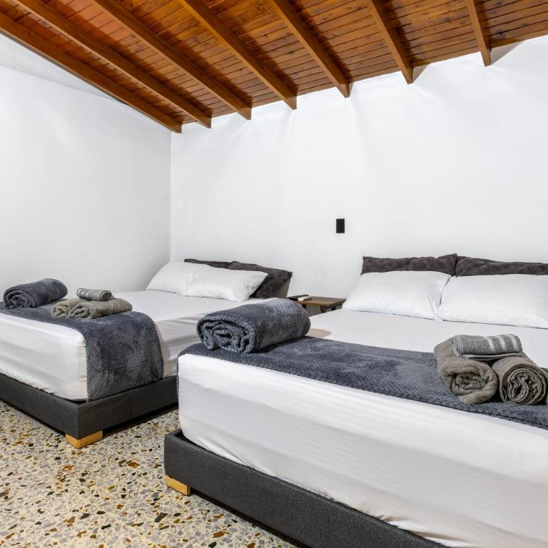 CASA GAMA Your spring in Medellín - Four-Bedroom House - 31