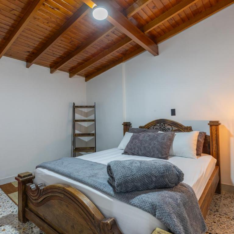 CASA GAMA Your spring in Medellín - Four-Bedroom House - 57