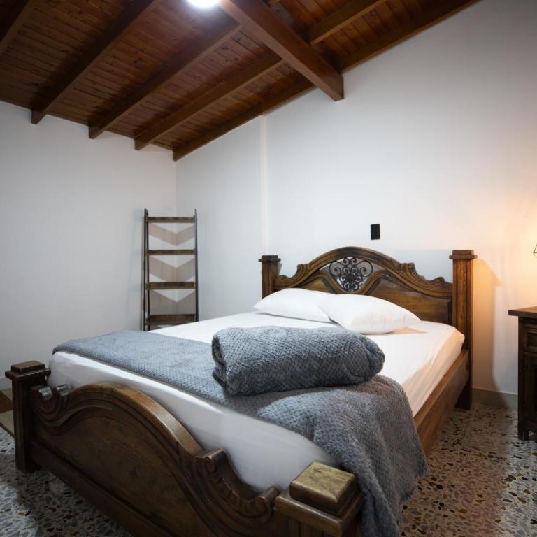 CASA GAMA Your spring in Medellín - Four-Bedroom House - 51