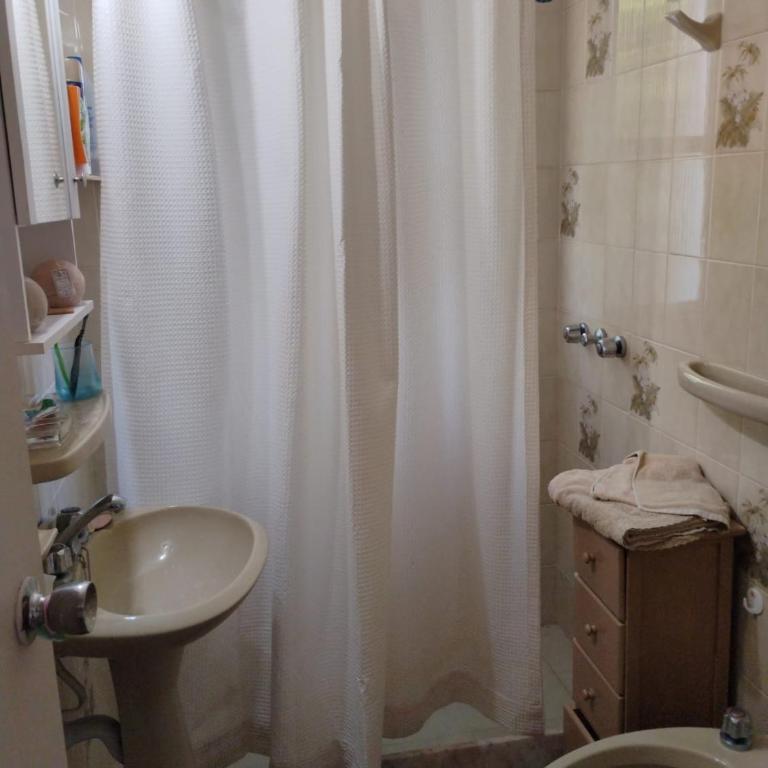 Comfortable, functional, close to the beach, ideal for 4 - One-Bedroom Apartment - 4