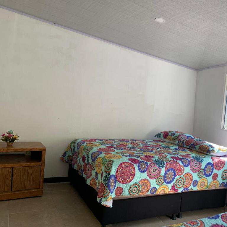 Finca Hostel El Regalo - Habitación Doble Estándar con vistas al jardín - 2 camas - 12
