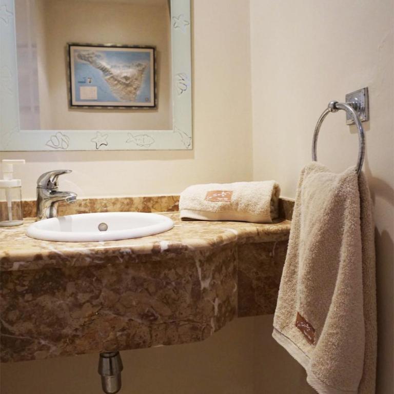 Adjona - 2 bedroom with large terrace and ocean views - Two-Bedroom Apartment - 15