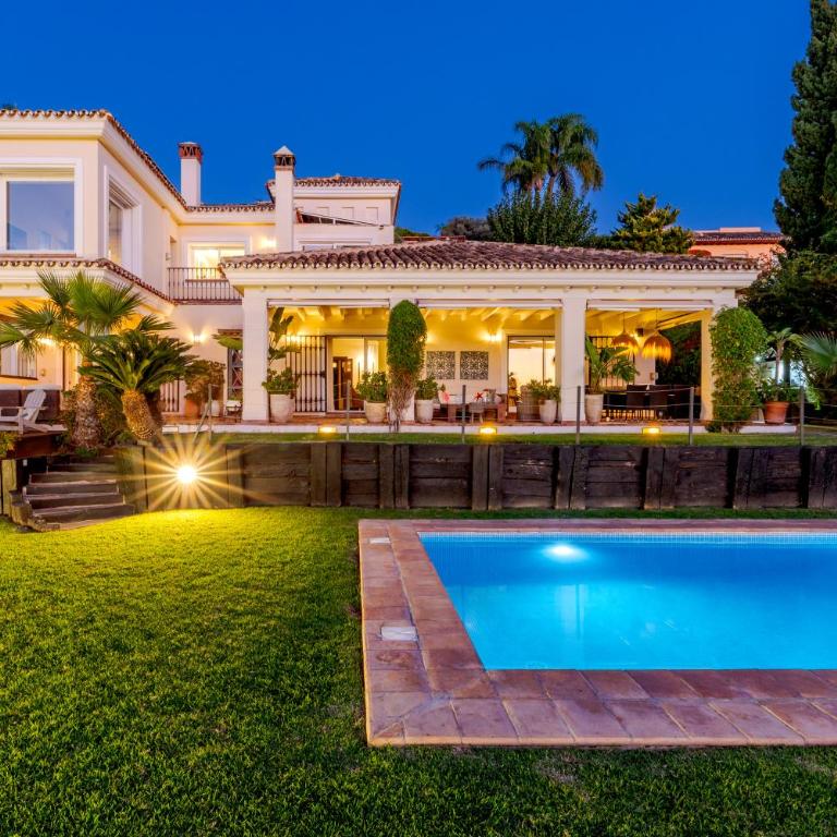 Ocean Views Luxury Villa next to beach - Villa - 2