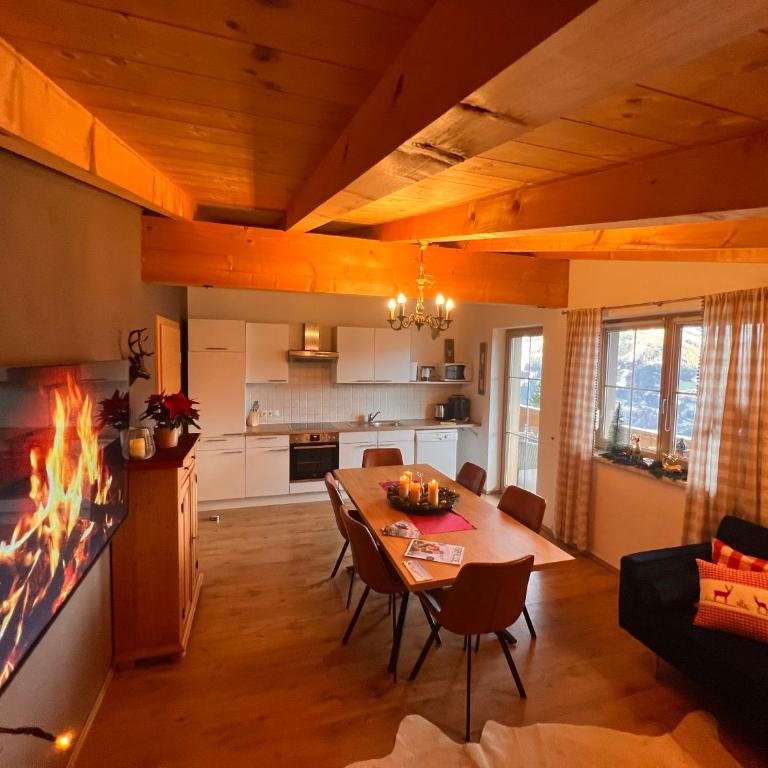 Ferienhaus Zillertal Panorama Blick Balkon Sauna - Apartment mit 3 Schlafzimmern - 3