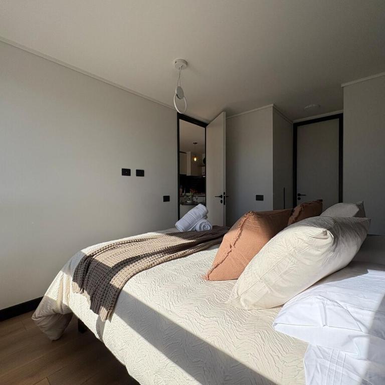 Increíble ubicación, A pasos del metro Irarrázaval, Barrio Italia, 6 min a Estadio Nacional 712 - One-Bedroom Apartment - 12