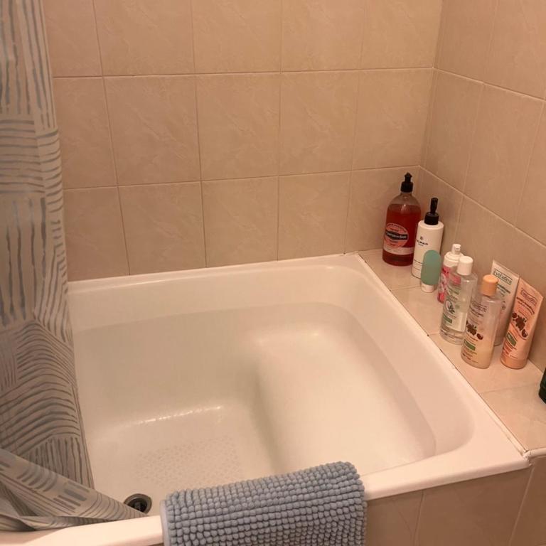 Double Room with Balcony - Chambre Double - 1