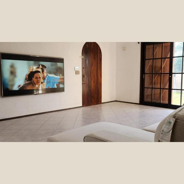 House steps from Playa Mansa with pool - Vacation Home - 10