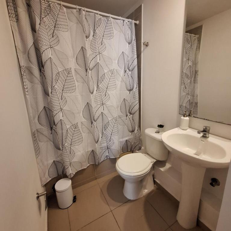 Full Departamento Céntrico a pasos del Metro Ecuador, Teletón, Mutual, Clinicas - Two-Bedroom Apartment - 10
