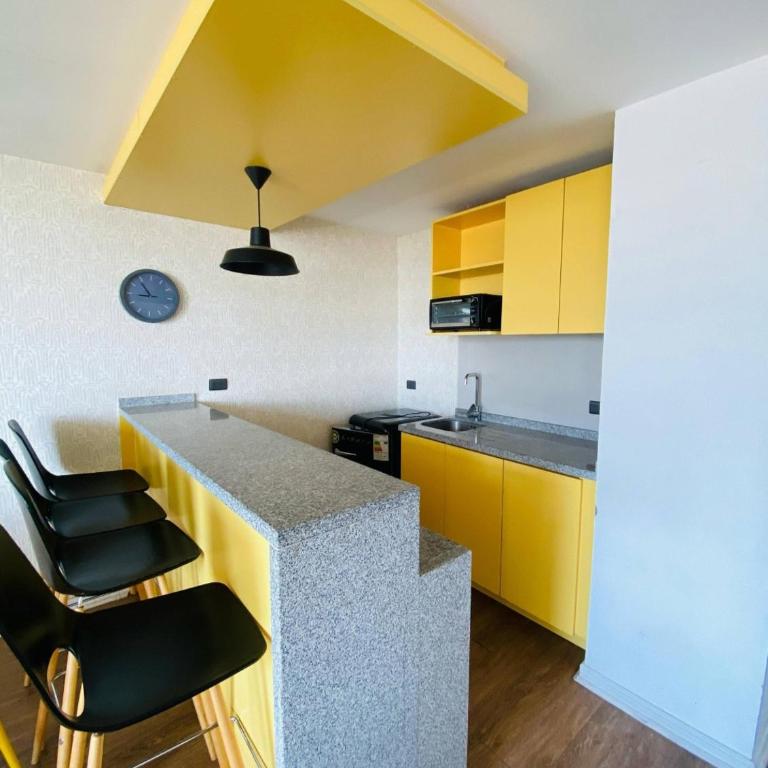 Full Departamento Céntrico a pasos del Metro Ecuador, Teletón, Mutual, Clinicas - Two-Bedroom Apartment - 15