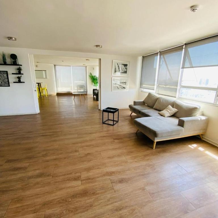 Full Departamento Céntrico a pasos del Metro Ecuador, Teletón, Mutual, Clinicas - Two-Bedroom Apartment - 16