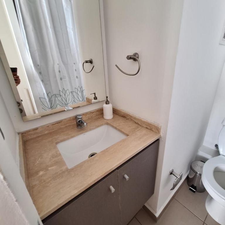 Full Departamento Céntrico a pasos del Metro Ecuador, Teletón, Mutual, Clinicas - Two-Bedroom Apartment - 8