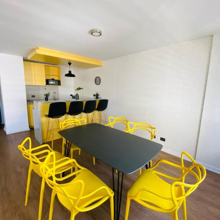 Full Departamento Céntrico a pasos del Metro Ecuador, Teletón, Mutual, Clinicas - Two-Bedroom Apartment - 13
