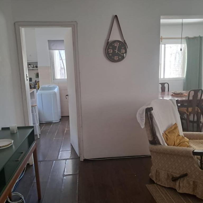 Excelente apartamento sobre la principal avenida - Two-Bedroom Apartment - 16