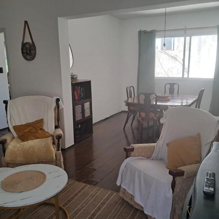 Excelente apartamento sobre la principal avenida - Two-Bedroom Apartment - 23