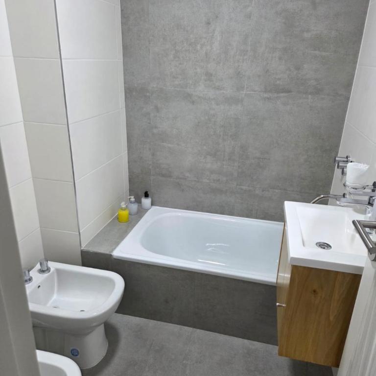 NUEVO, Bellisimo, Calidad, Confort, a metros del Rio con opcion Cochera - Apartamento de 1 dormitorio - 22
