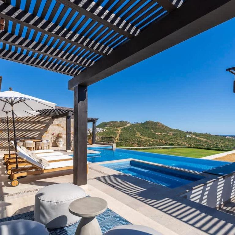 Luxury Villa with Infinity Pool and Ocean View - Casa - 12