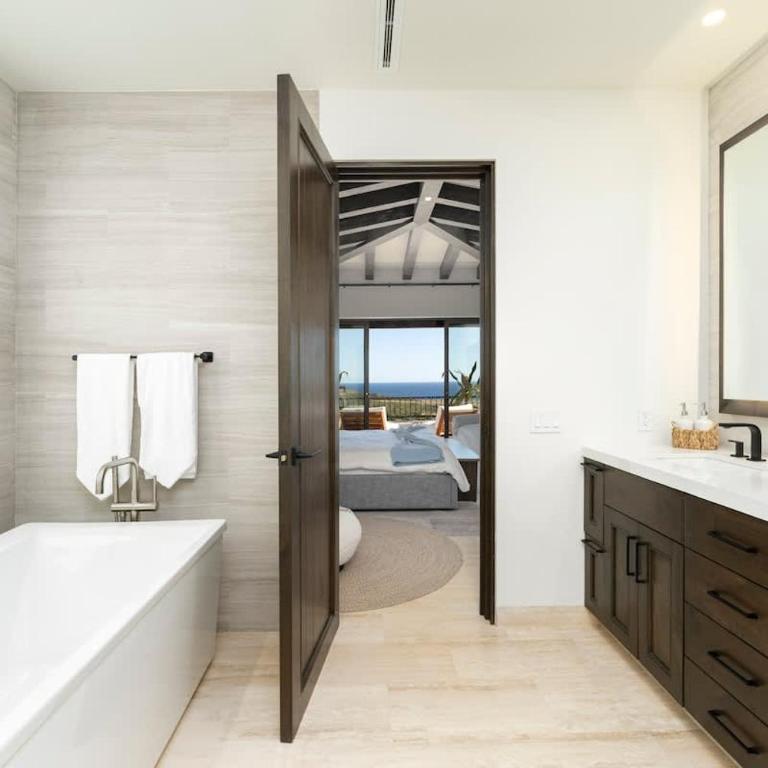 Luxury Villa with Infinity Pool and Ocean View - Casa - 26