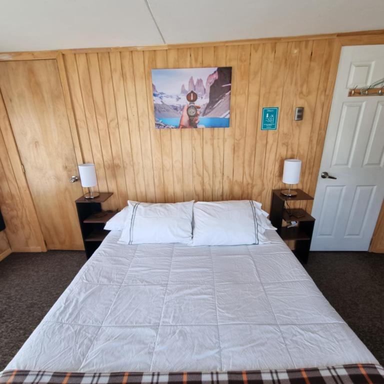 Hostal Origen Patagonia - Double Room with Private Bathroom - 1