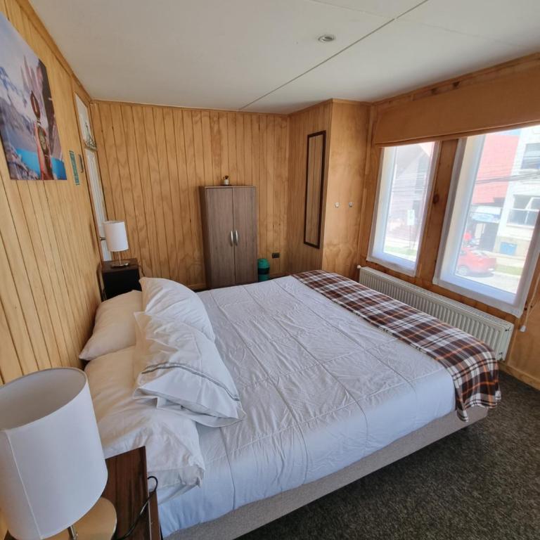 Hostal Origen Patagonia - Double Room with Private Bathroom - 2