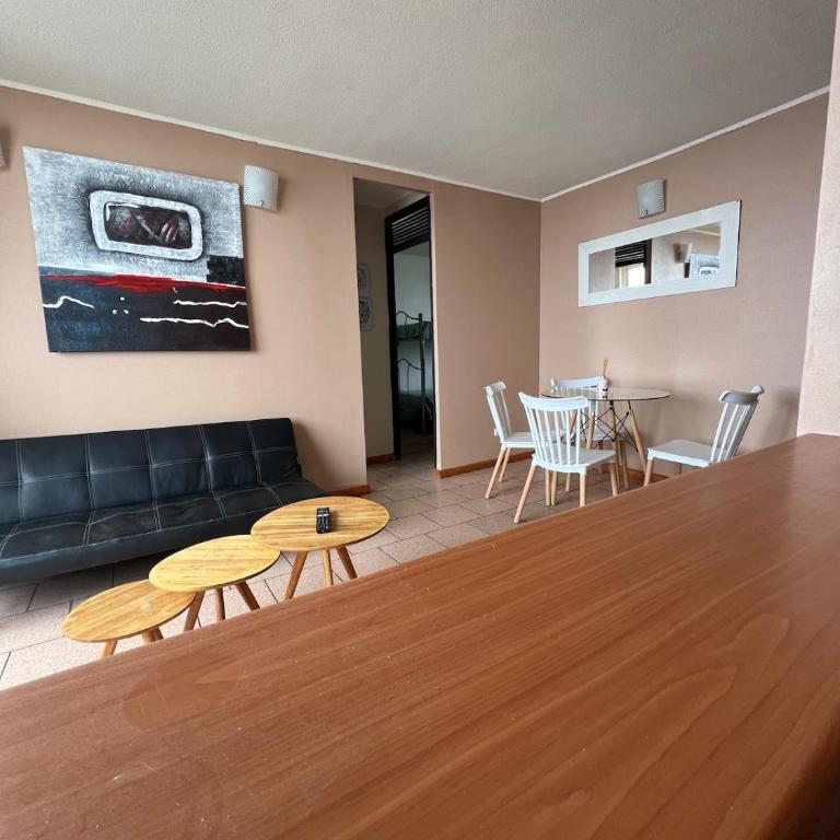 Departamento frente al mar - Three-Bedroom Apartment - 2