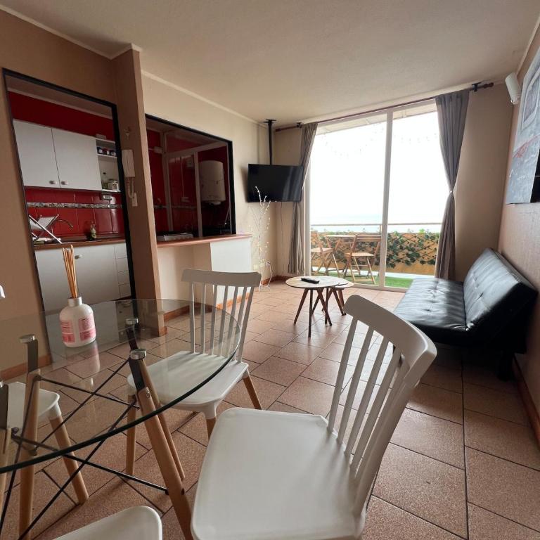 Departamento frente al mar - Three-Bedroom Apartment - 1