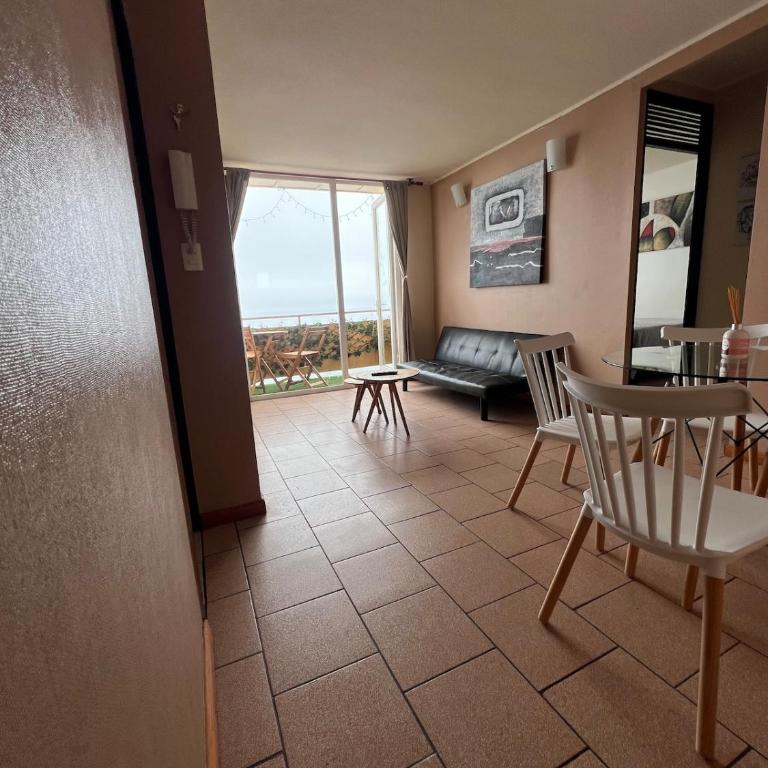 Departamento frente al mar - Three-Bedroom Apartment - 15