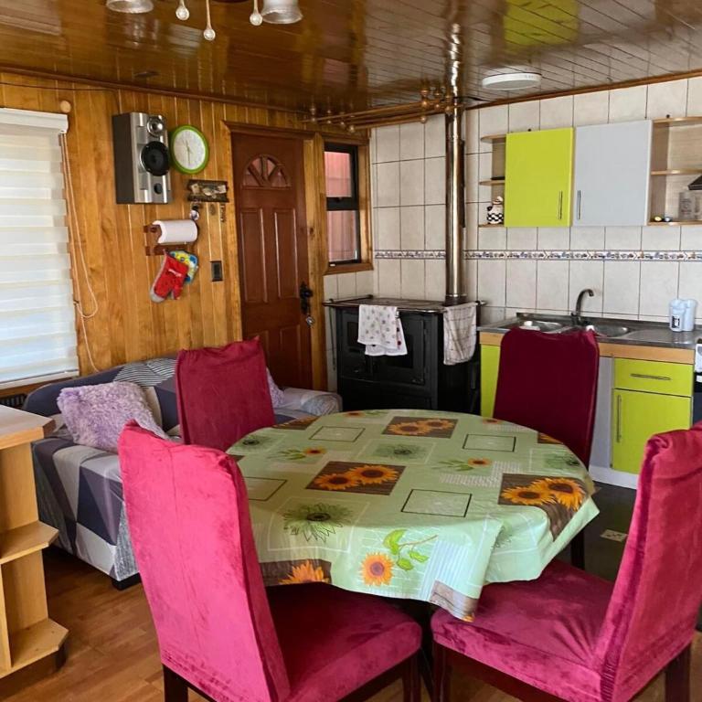 Ruperta Home - Three-Bedroom House - 3