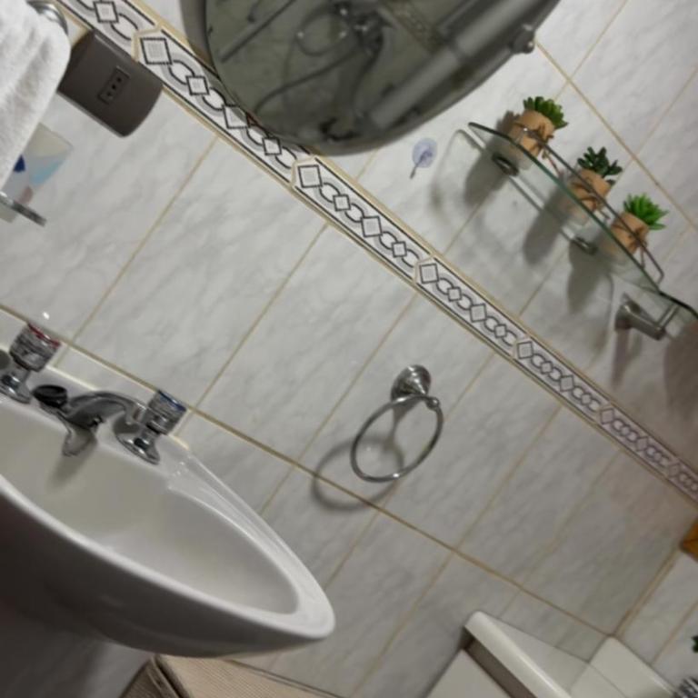 Ruperta Home - Three-Bedroom House - 12