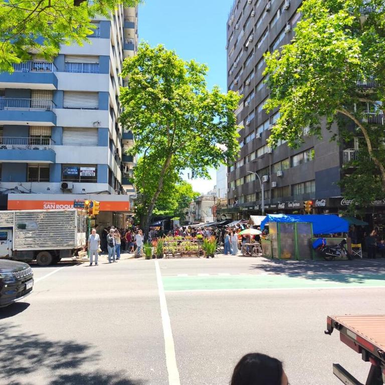 Cómodo apartamento vecino a feria de Tristán y a metros de 18 de julio - One-Bedroom Apartment - 19