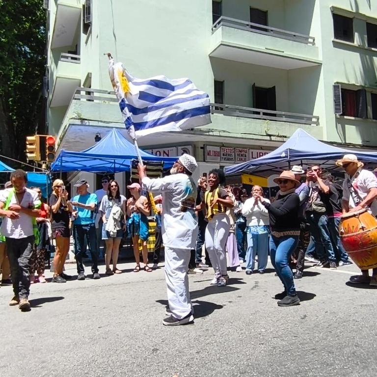 Cómodo apartamento vecino a feria de Tristán y a metros de 18 de julio - One-Bedroom Apartment - 27