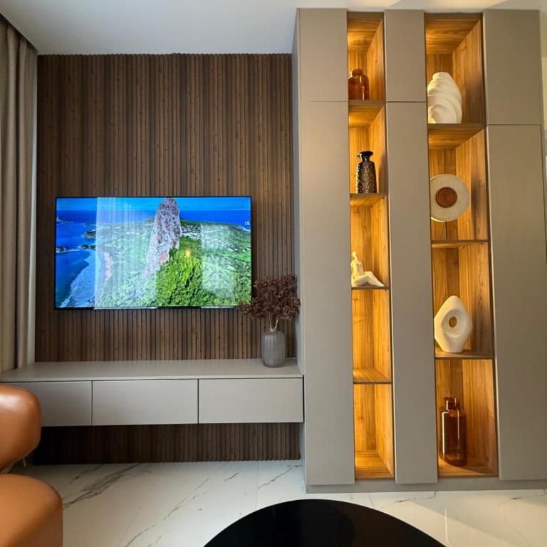 ApartEllite - Two-Bedroom Apartment - 13