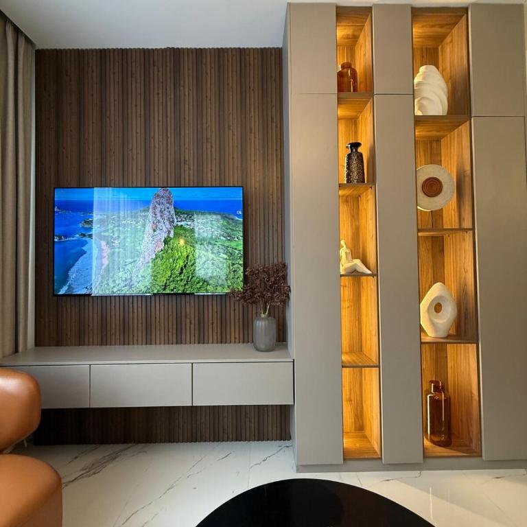 ApartEllite - Two-Bedroom Apartment - 21