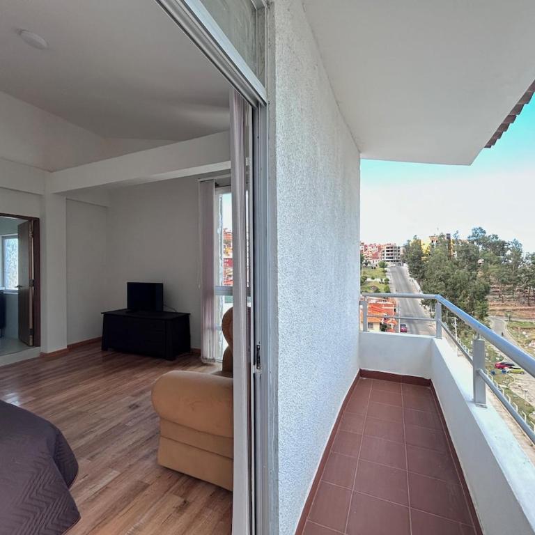 Corta Estadía Sucre - Three-Bedroom Apartment with View - 11
