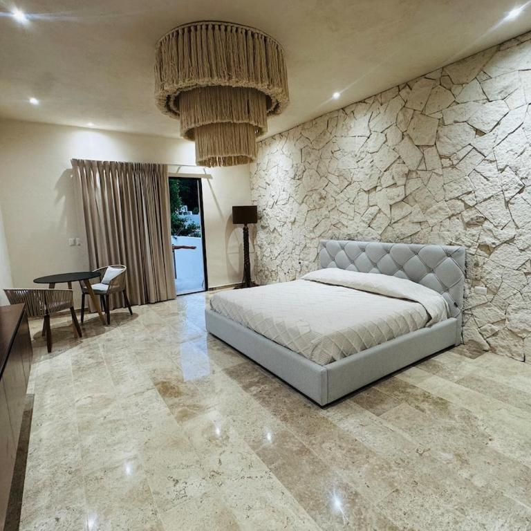 Casa Injertada a espaldas de Paseo de Montejo - One-Bedroom House - 11