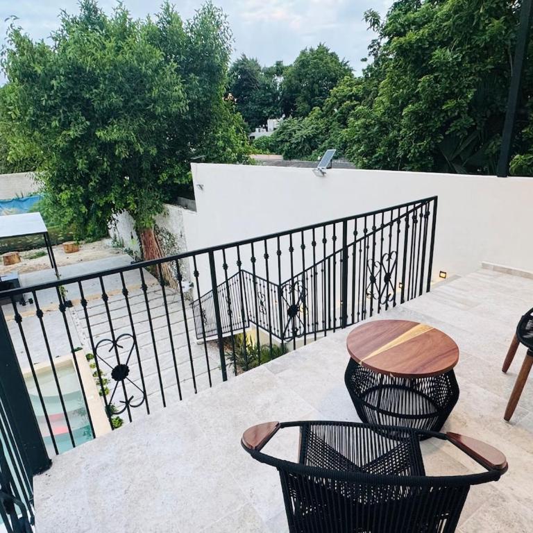 Casa Injertada a espaldas de Paseo de Montejo - One-Bedroom House - 15