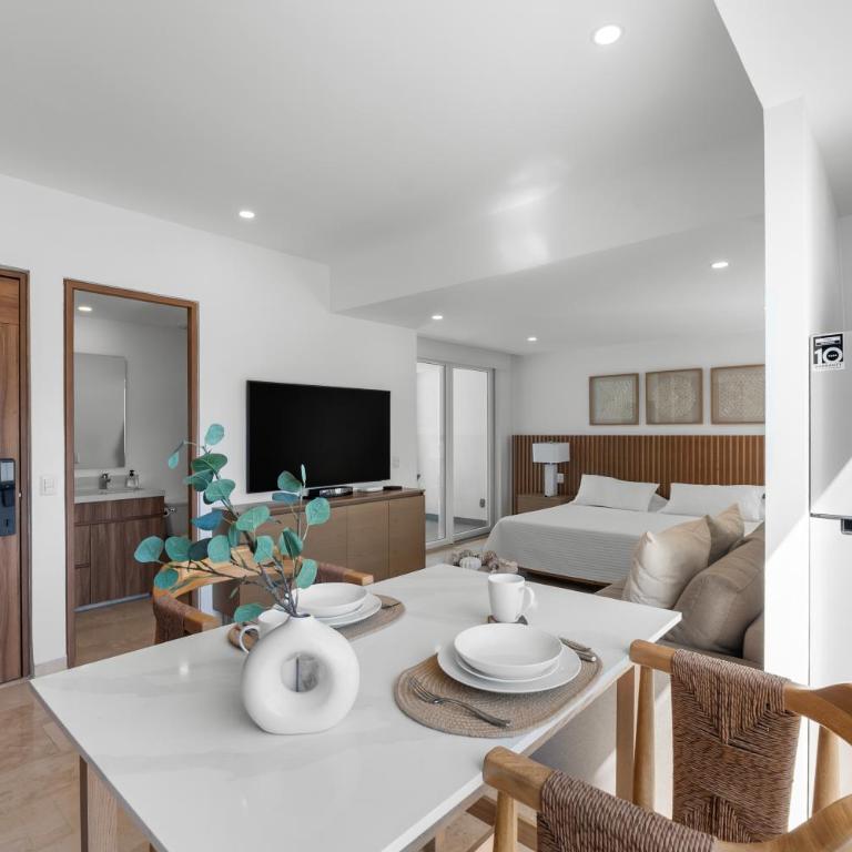 Modern Apartment with Ocean Views - Harbor - Hotel Zone - One-Bedroom Apartment - 13