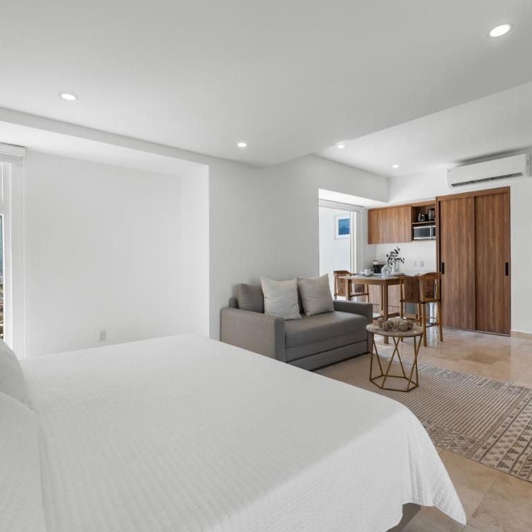 Modern Apartment with Ocean Views - Harbor - Hotel Zone - One-Bedroom Apartment - 18