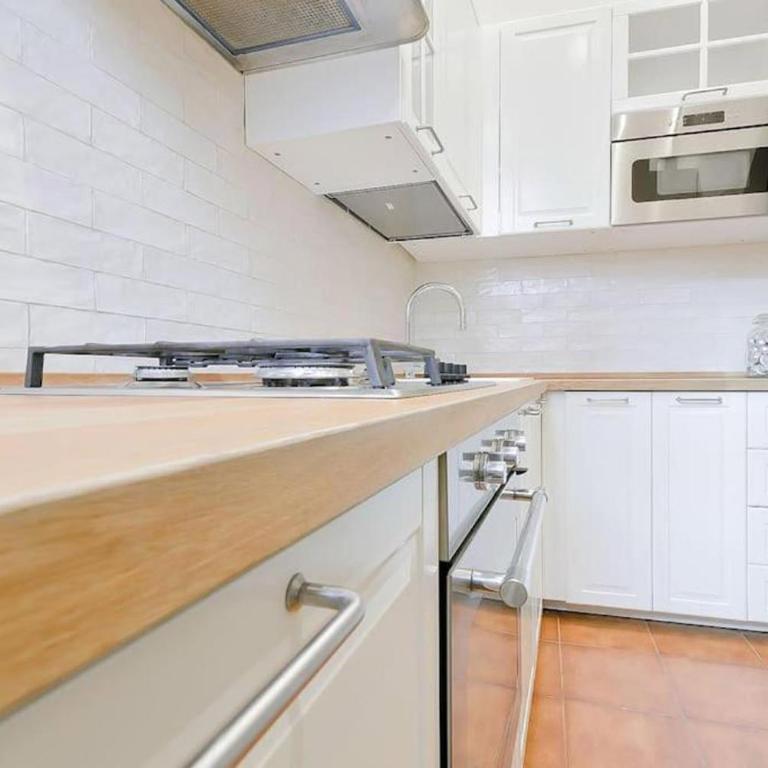 NETTUNO Guest House - Camera Queen con Bagno in Comune - 7