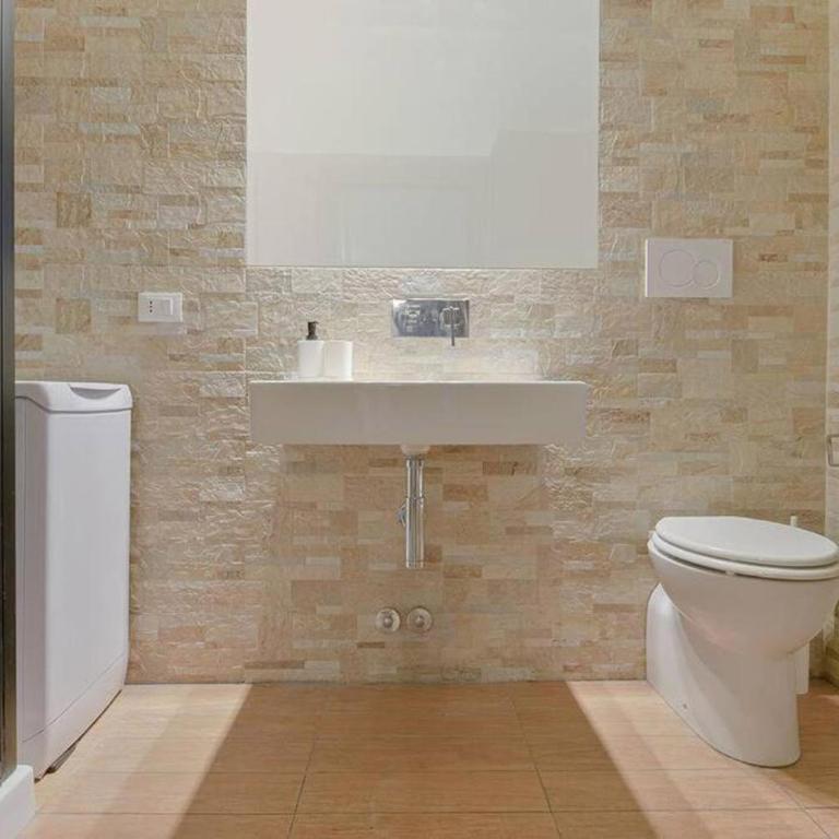 NETTUNO Guest House - Camera Queen con Bagno in Comune - 9