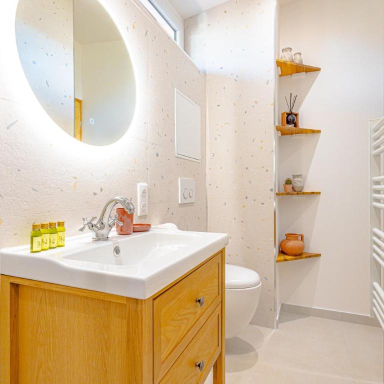 Rare! L'Atelier Provençal, Getaway in Old Antibes - 4th floor - Appartement 2 Chambres - 15