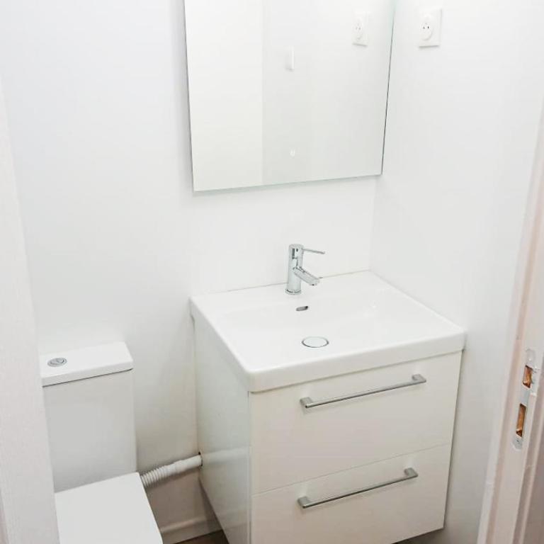 Plein centre Cosy 38m2 avec accès terrasse, spa et sauna communs Place Dalton - One-Bedroom Apartment - 7
