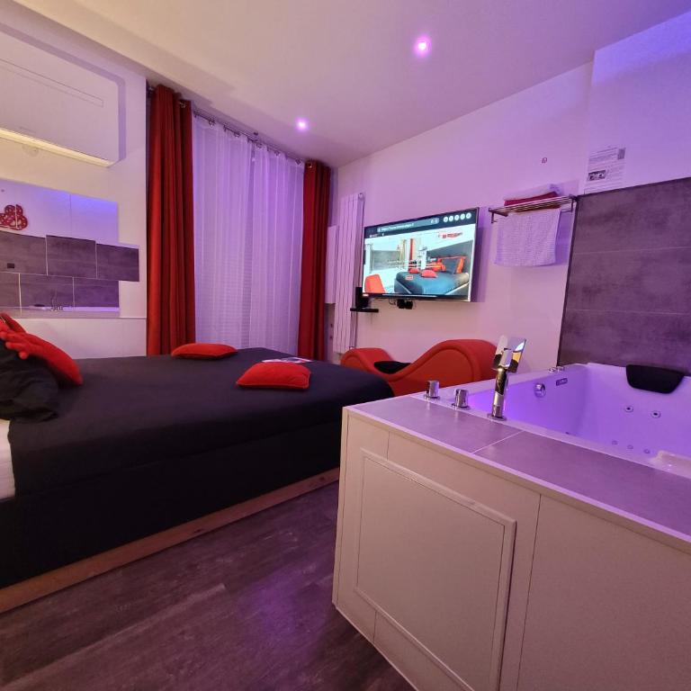 Love & Spa - Deluxe Apartment - 13