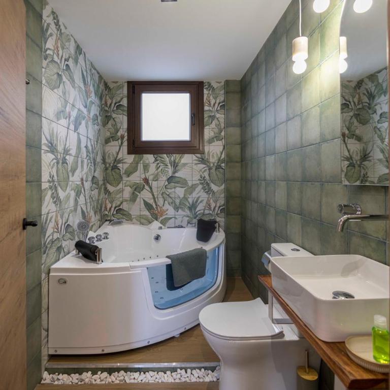 Portal Fosc Suites - Habitación Doble con bañera de hidromasaje - 13