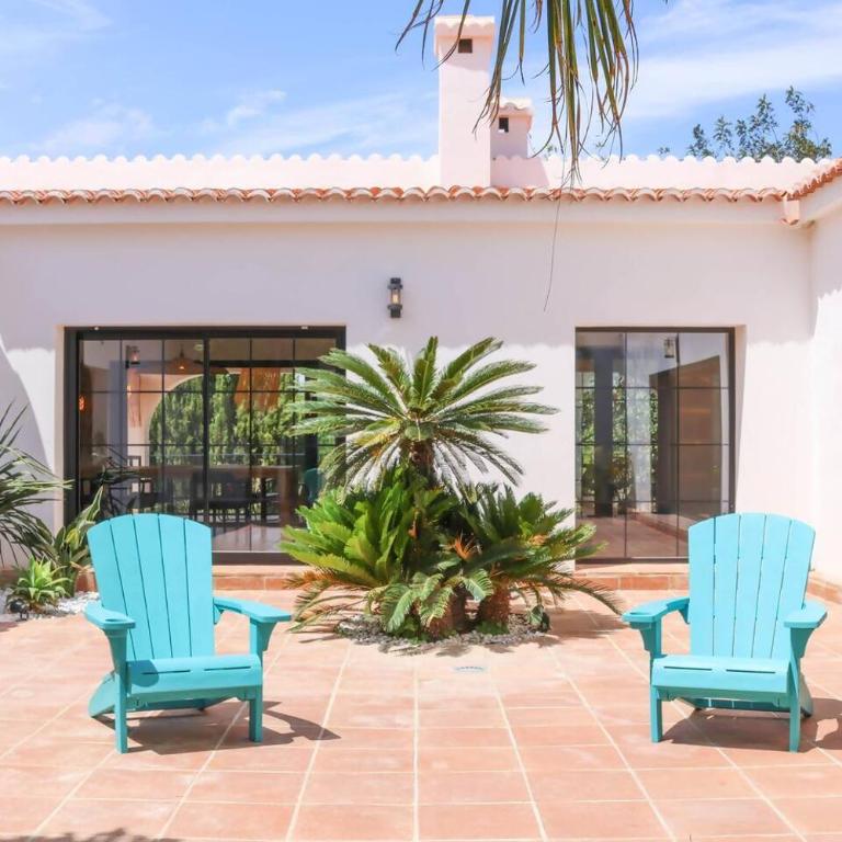 Mediterranean Luxe Villa • 8PAX • Pool • BBQ •Cozy - Villa Deluxe - 2