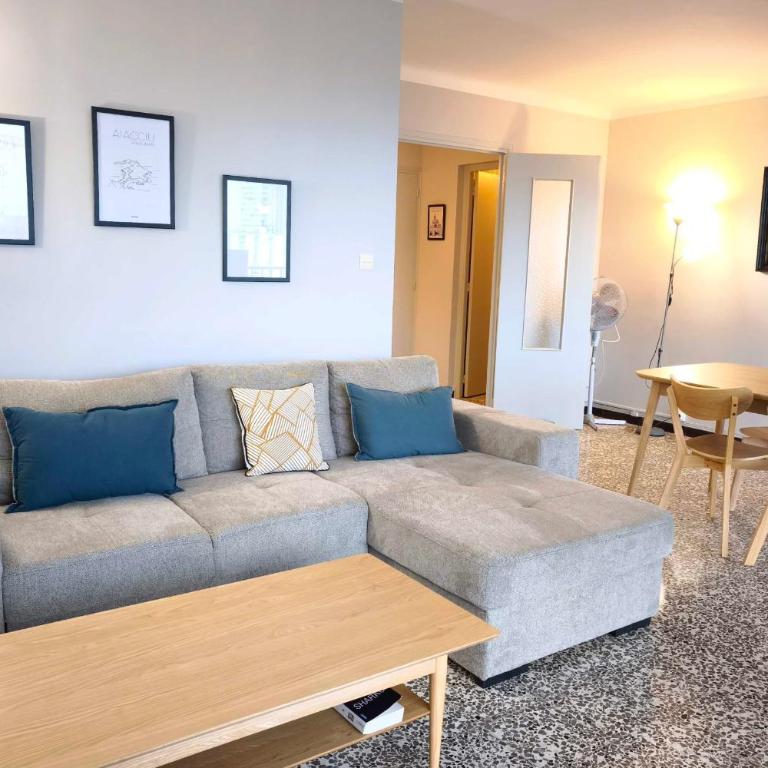 Bright apartment with balcony in Ajaccio - Apartment - 4