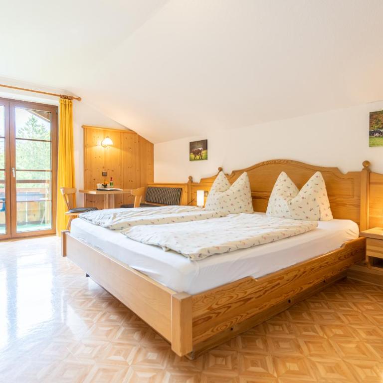 Landhaus Am Fellhorn - Doppelzimmer mit Bergblick - 9