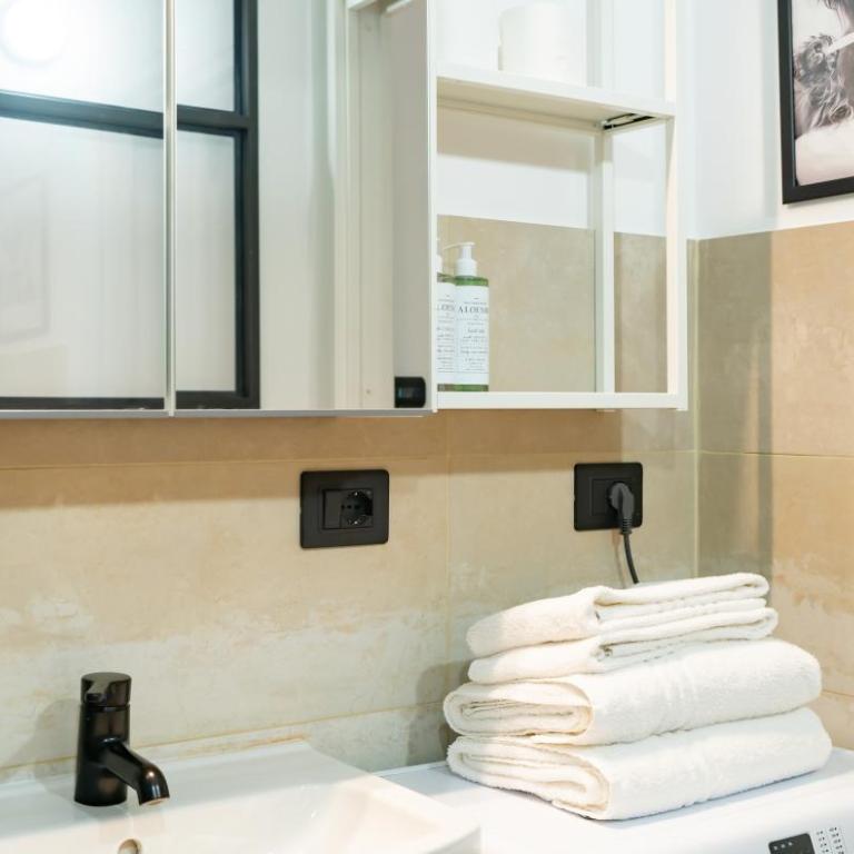 The Black Sheep, Airco - No Lift - One-Bedroom Apartment - 31