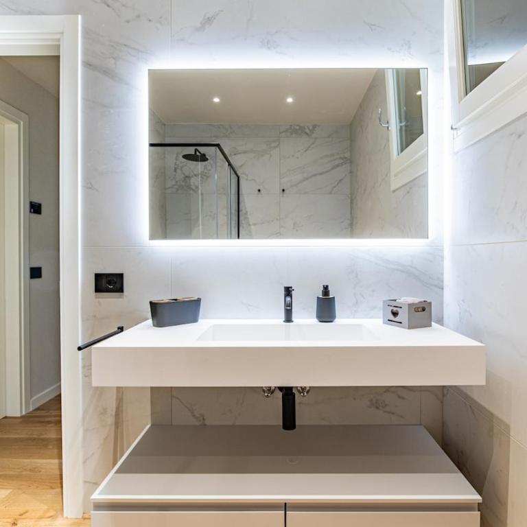 L'Essenziale Fronte Mura, Luxury stay in Lucca city center - Two-Bedroom Apartment - 86