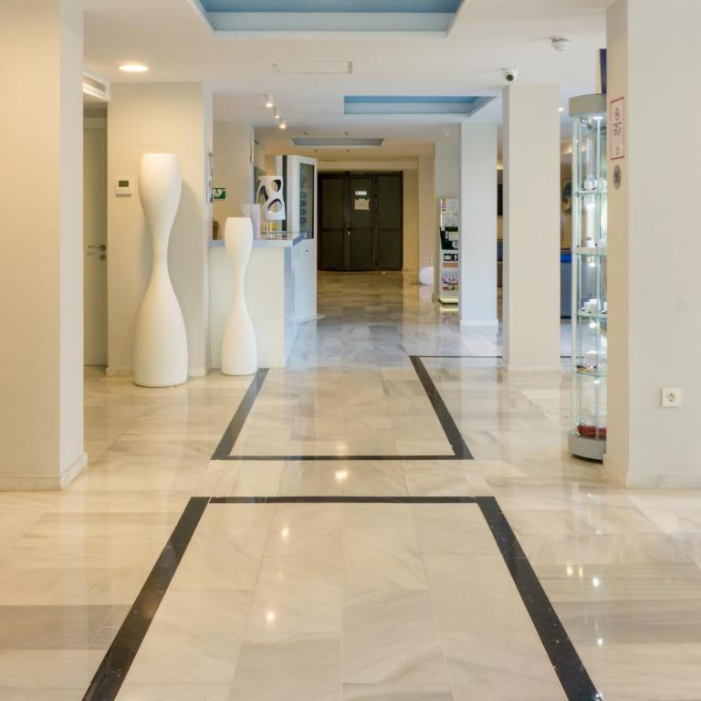 Apartamentos Los Jazmines - Two-Bedroom Apartment with Side Sea View - 19